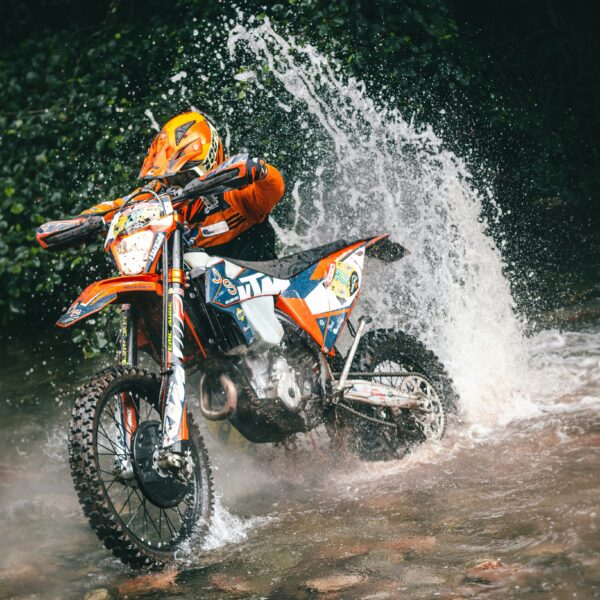 claudia-manas-FnXKyp3-f8Q-unsplash